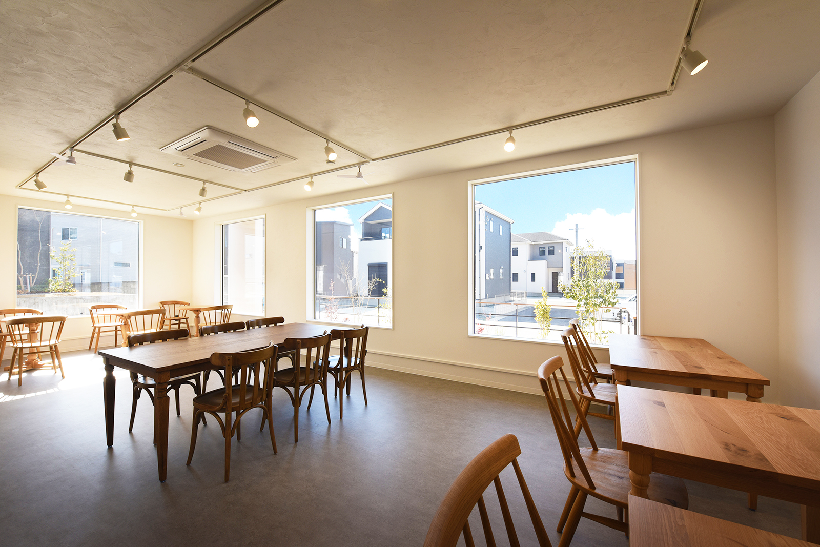 花日様邸_店舗テーブル席